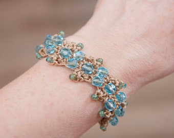Boho Armband Anleitung, Perlenschmuck Anleitung, Häkeln mit Perlen, Armband gehäkelt, Schritt für Schritt Anleitung, einfaches Armband Muster (41)