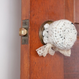Pattern, Crochet Doorknob Cover, DIY Crochet Home Decor, In the Round,  Easy Crochet Pattern for Yarn Scraps, PDF, Crochet for Home (86)