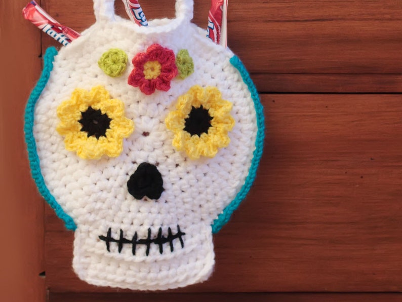 Crochet Halloween Bag, Skull Pattern, Halloween Crochet Patterns, Sugar Skull Pattern, Halloween Candy Bags, Crochet Bag Pattern 65 image 1