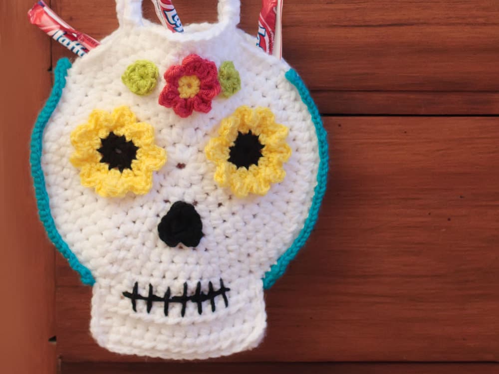 39 Skull Crochet Patterns for Halloween, Gothic Decor, and Creepy-Cute Gifts 29 Crochet Halloween Bag
