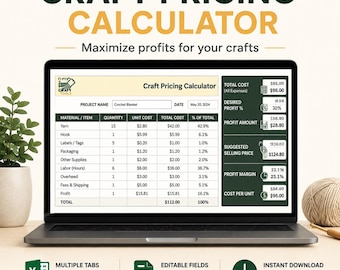以下が含まれることがあります： ノートパソコンの画面に表示された「Craft Pricing Calculator」スプレッドシート。プロジェクト名、数量、単価、合計コストの列があります。インターフェースには、合計コスト、希望利益率、利益額、推奨販売価格のフィールドが含まれています。