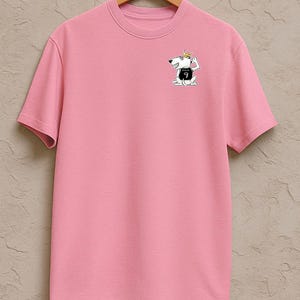Camiseta Unisex con Diseño de Perro Estilo Cartoon – Colores Vivos – Blanco o Negro