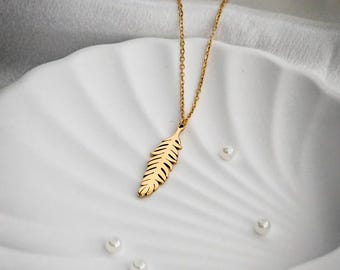 Collana minimalista con foglia: ciondolo a forma di piuma in oro 18 carati, acciaio inossidabile