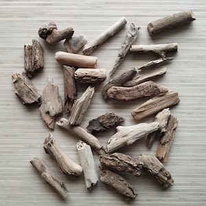 100 Small Driftwood Unique Pieces, Driftwood Chunks, Driftwood Sticks, Driftwood Mix, Freshwater Driftwood for Aquariums, Sea Wood Chunks