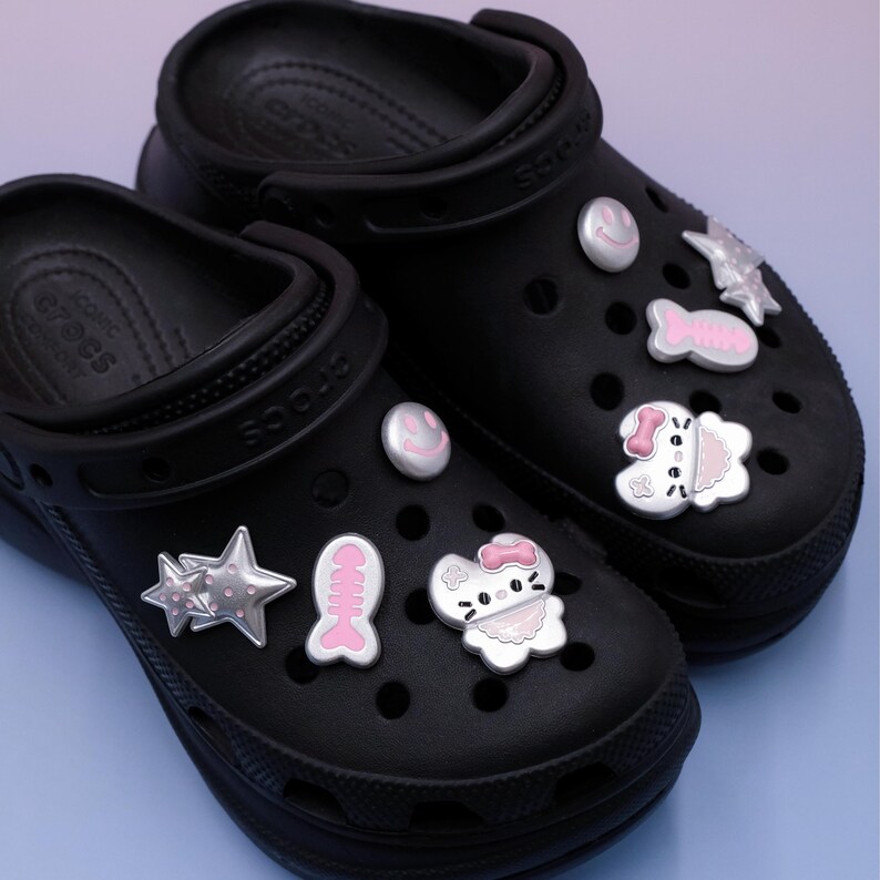 Fishbones Clogs Pink Chrome Collection 01 Kitty Bones Set (8pcs) | Silver Pink Jibbitz ...