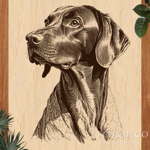 Può includere: Illustrazione in seppia di un cane, probabilmente un Vizsla, su uno sfondo chiaro con venature del legno. L'opera presenta un lavoro a linee dettagliato, che cattura le caratteristiche del cane. Il testo "ETCH & DECO" e "LINECRAFT STUDIO" sono visibili.
