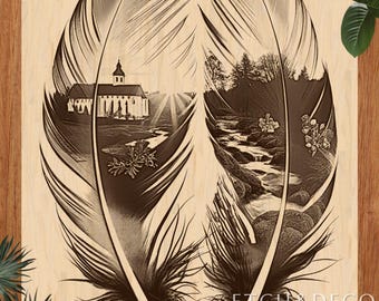 Peut inclure: Un panneau en bois clair présentant un motif gravé au laser brun foncé représentant deux grandes plumes. La plume de gauche montre une église avec des rayons de soleil, celle de droite un ruisseau en forêt. Texte : ETCH & DECO.