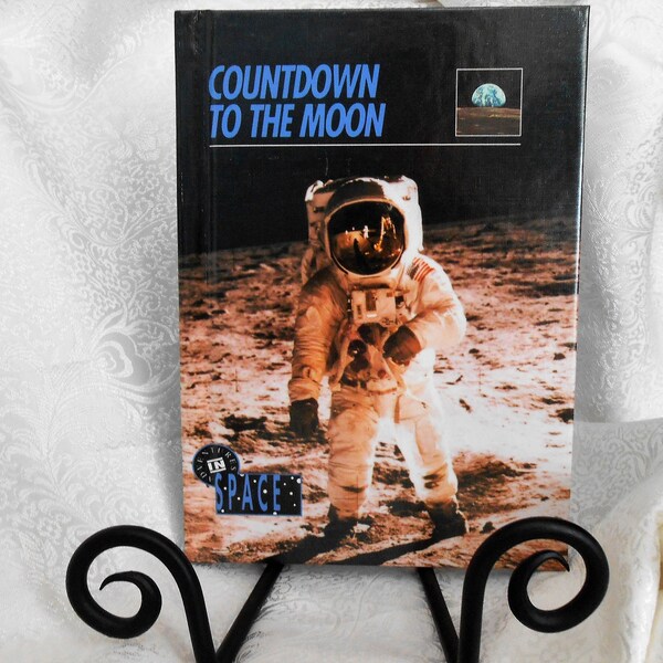 Countdown To The Moon , Book by Susan Dudley Gold - First Edition - MINT CONDITION - Library Binding