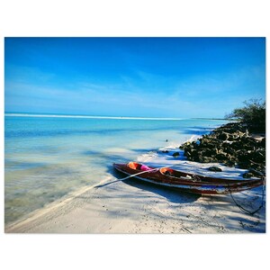 Poster "Serene Canoe on Mexican Beach" - Splendida arte costiera - Perfetto per l'arredamento della casa