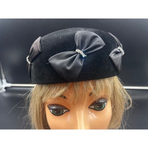 Vintage Edette Womans Black Velvet Pill Box Hat Bows & Rhinestones image 4