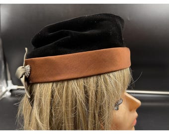Mid Century Black Velvet Fascinator w/ Crystal Accent “Miss Alice”  French Shop Vintage French Fascinator Hat for Sale in Dillsburg main image 3