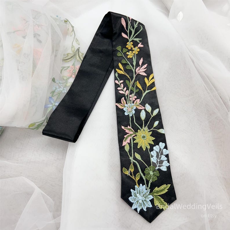 Love Blooms String Tie Side Hipster main image 0