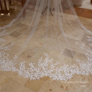 Petal-shaped Trailing Wedding Veil,Leaf Lace Veil,Forest Style Bridal Veil,One Tier Cathedral Veil,Comb Veil,Classic Bridal Veil,Custom Veil