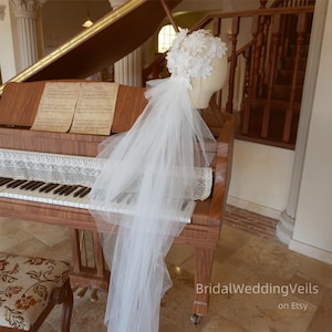 Ivory Juliet Cap Wedding Veil: 3D Flower, Vintage Bridal Veil