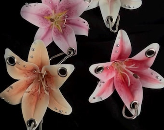 Kaya ♦︎アメジスト・マザーオブパールフラワーカービングチャーム Kaya ♦︎アメジスト・マザーオブパールフラワーカービングチャーム