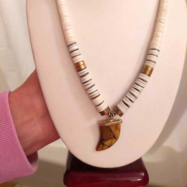 AWESOME Vintage Hawaiin Puka Shell Thick Choker Style Necklace with Pendant