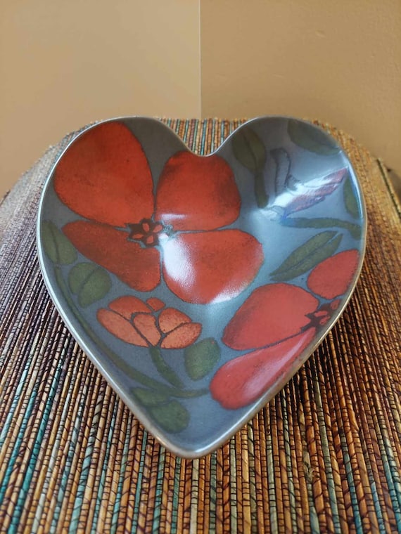 Pentik Studio Ceramic HEART SHAPED Bowl Designed by Anu Pentik