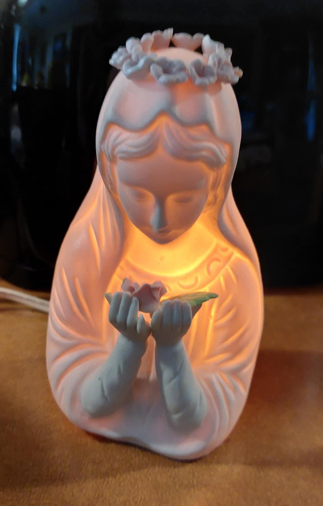 0708G MADONNA PELLE ROSE　置物　サインあり 高さ39CM Madonna of the Roses Statue - 8.25