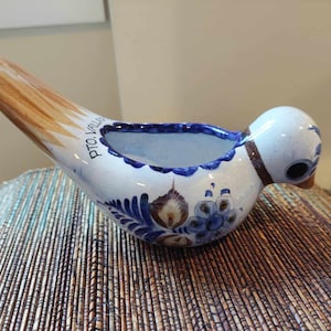 Maceta mediana de cerámica vintage hecha a mano en México con forma de pájaro