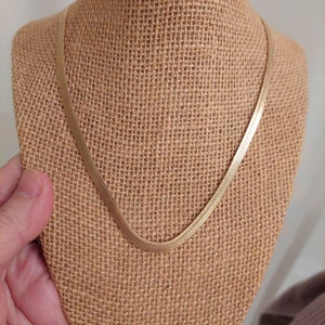 Gold Tone 80&#39;s  Flat Herringbone Chain Necklace