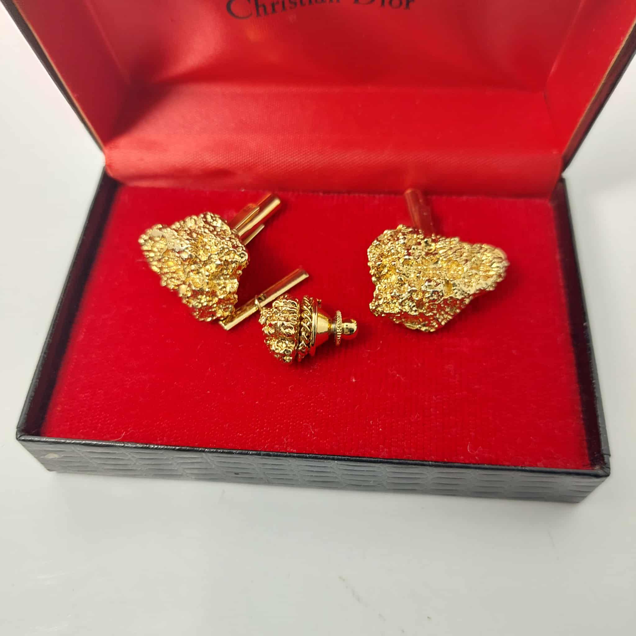 gold nugget tie pin