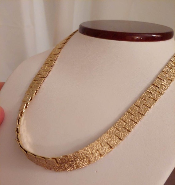 Gold Tone 70's 2 Sided Flat Choker Chain Necklace - image 4