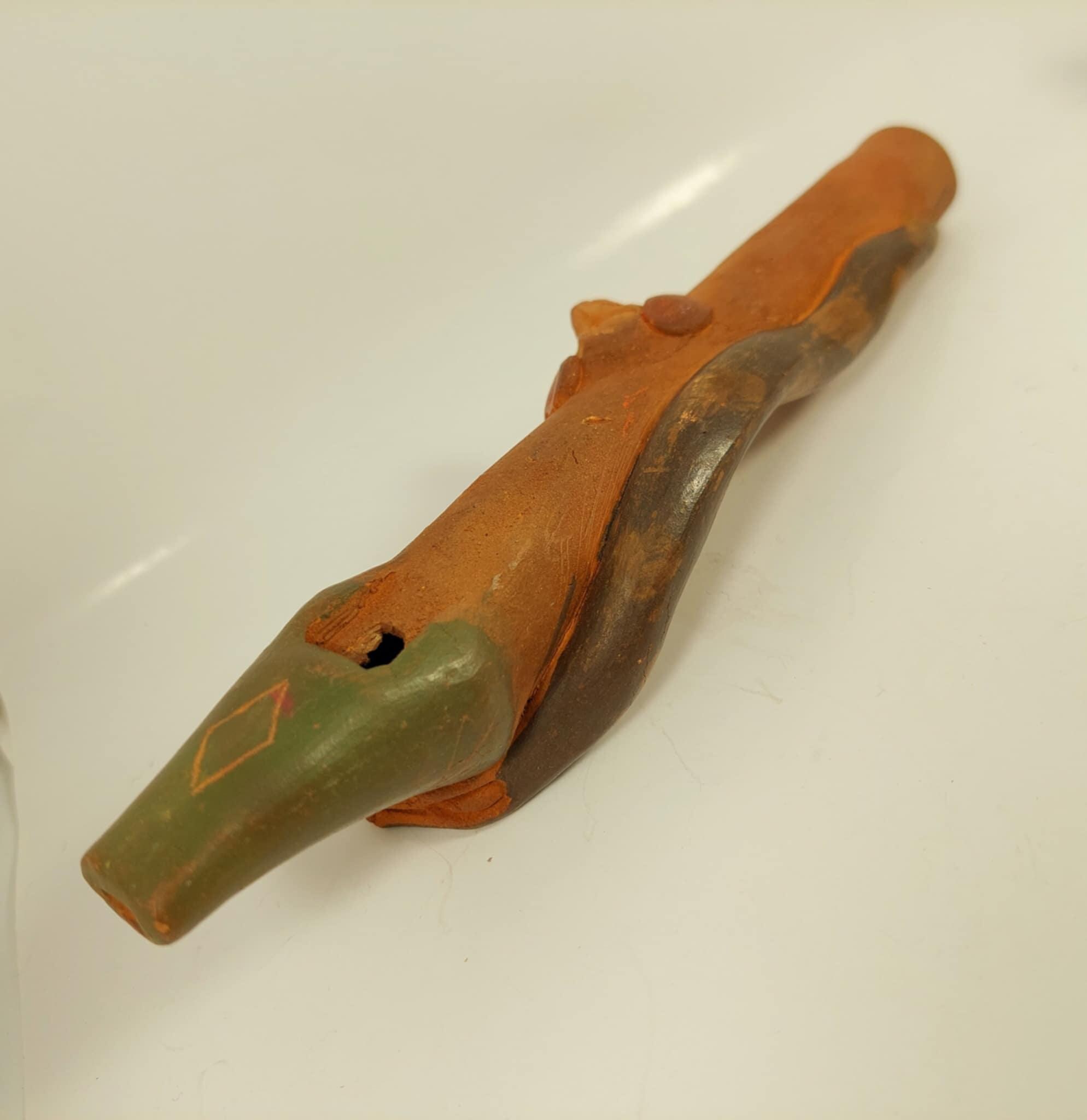 Ocarina De Arcilla Pintada A Mano - Con Cordón Para Cuello, Tamaño 4x5 Cm, Ideal Colección O Regalo