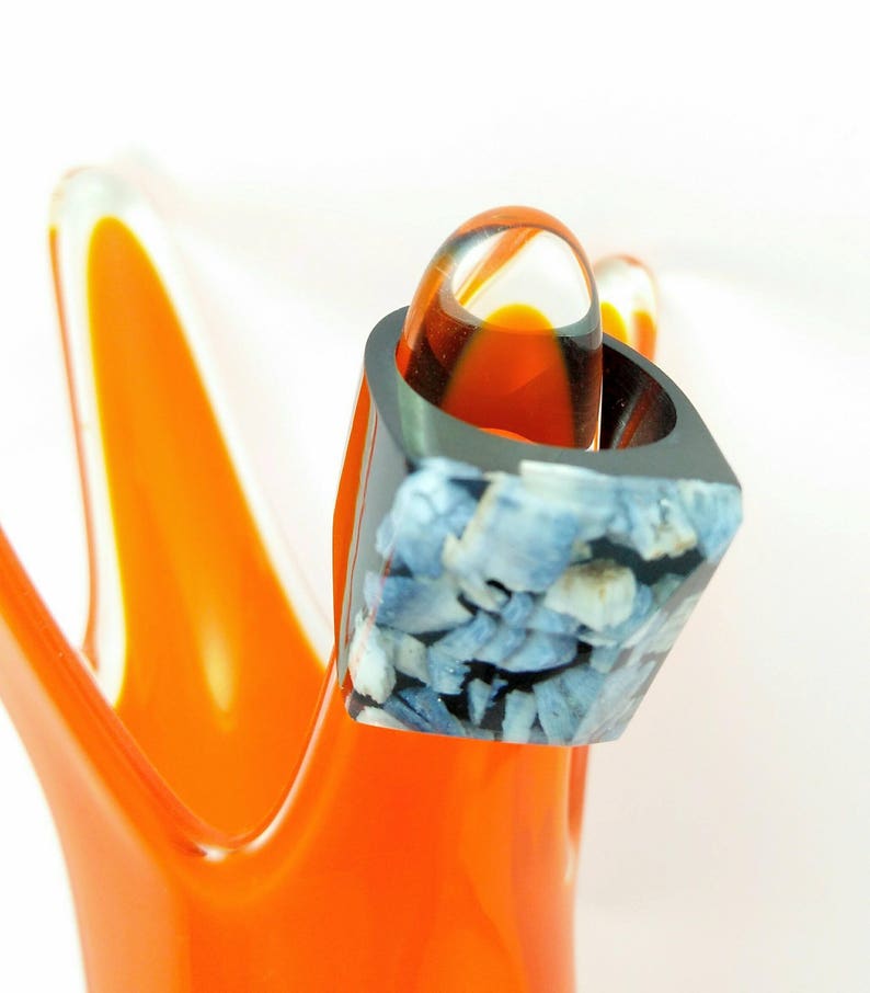 317 V Blue Coral Vintage Lucite Ring