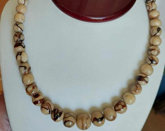 Vintage Graduated Sponge Coral Beaded Necklace, Natural