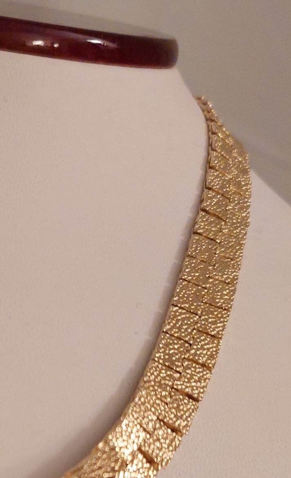 Gold Tone 70's 2 Sided Flat Choker Chain Necklace - image 5