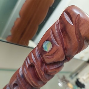 Nieuw-Zeeland handgesneden Maori hoofd Tiki-totemmasker, Tiki uit het midden van de eeuw, Hawaiiaanse Tiki-god, Hawaiiaans decor, Tiki-decor, Tiki-houtsnijwerk, Tiki