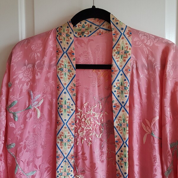 Vintage Ladies Pink Silk Kimono, Embroidered