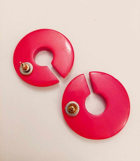 Retro Red and White Dotted Resin Stud Earrings - image 4