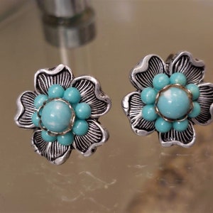 Faux Turquoise Stone in Silver Flower Setting Vintage Clip Earrings