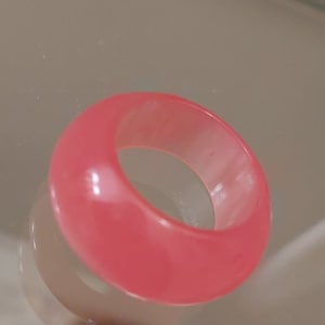 Large Vintage Retro Pink Resin Bubble Ring- Size 6.5
