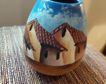Scène de village peinte à la main en poterie péruvienne d'Oaxaca, vase vintage