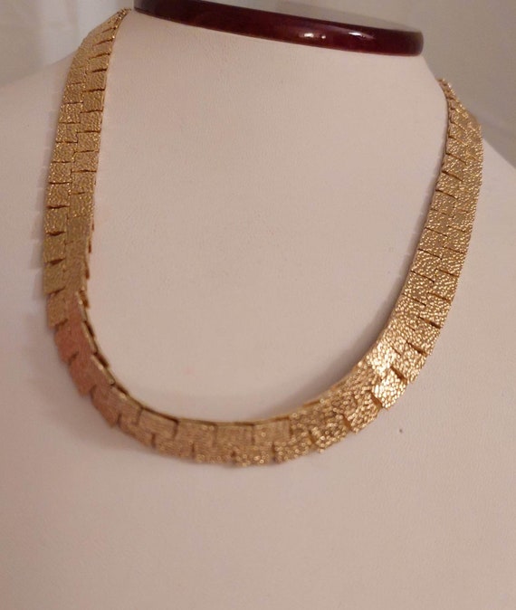 Gold Tone 70's 2 Sided Flat Choker Chain Necklace - image 6