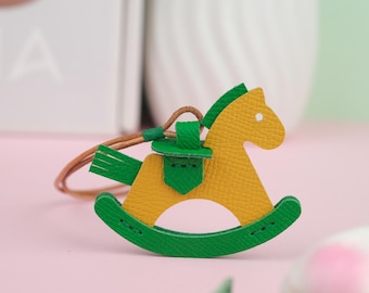 Dije de caballo de cuero verde para bolso: Dije de cuero de Epsom hecho a mano
