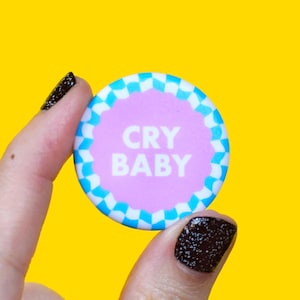 Cry baby / retro geïnspireerde speldknop