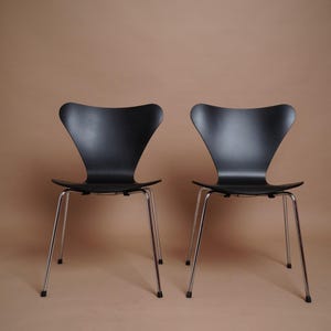 Set of Two Arne Jacobsen Series 7 Chair for Fritz Hansen 1960s