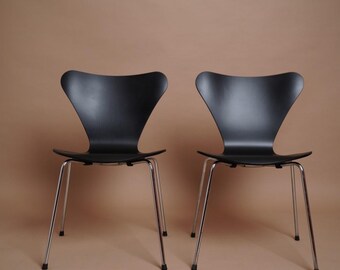 Conjunto de dos sillas Arne Jacobsen Serie 7 para Fritz Hansen, década de 1960