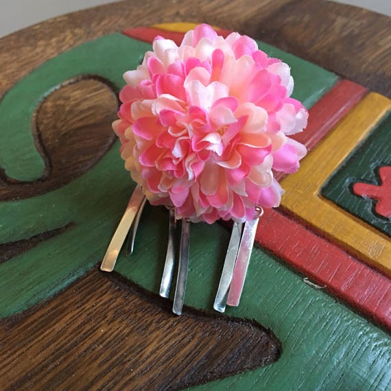 Pink Chrysanthemum Kanzashi Hairpin - Etsy display picture 1