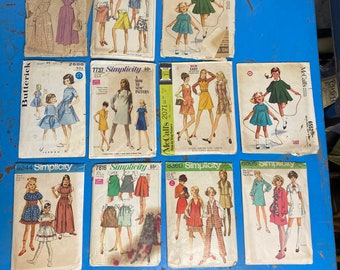 Lot of vintage sewing patterns