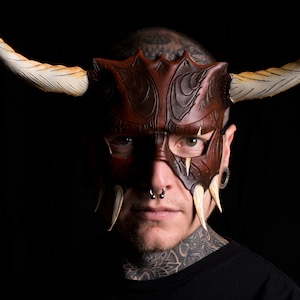 Handmade Genuine Leather Mask with Horns in Natural Colors - The Horned Beast