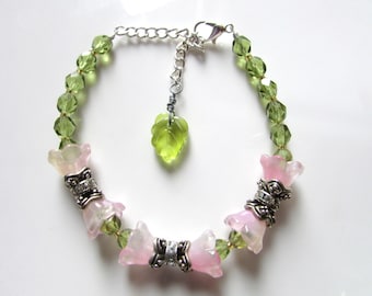 Pink Flower Beaded Bracelet: Green Glass Leaf Dangle
