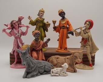 Italian Set of 8 Creche Figures