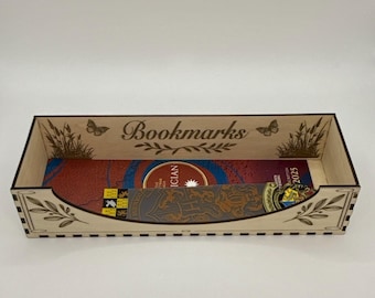 Wooden Bookmark Holder with Etched Foliage – A Gift for Book Lovers and Readers