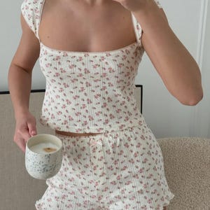 Cotton Pajama Set – Floral Print T-Shirt & Shorts Sleepwear, Summer Lounge Set for Women, Soft and Breathable PJs