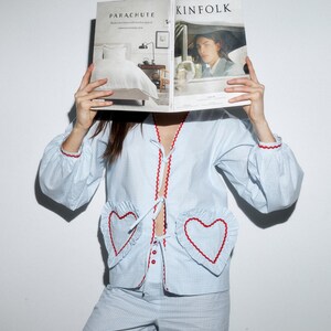 Conjunto de pijama de algodón azul: camisa con pantalón corto o pantalón. imagen 6