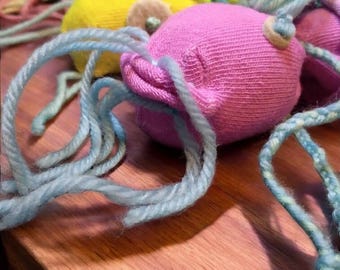 Conjunto de brinquedos para gatos em formato de peixe, feitos à mão, sem catnip, brinquedo para gatinhos chutarem.